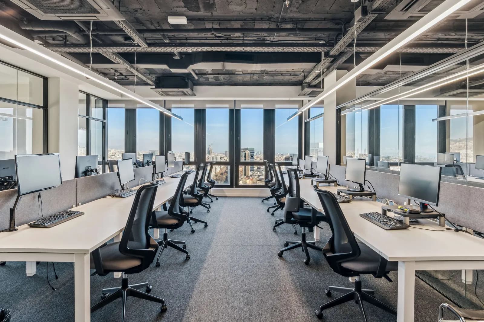 Diagonal 523, workspace photo 3