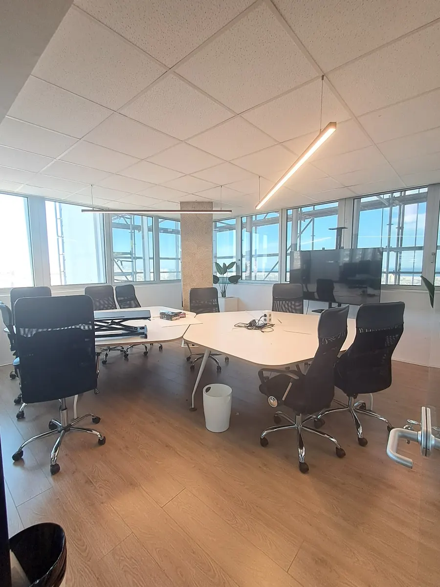Edificio Colón, 13e étage, photo de l’espace de travail 8