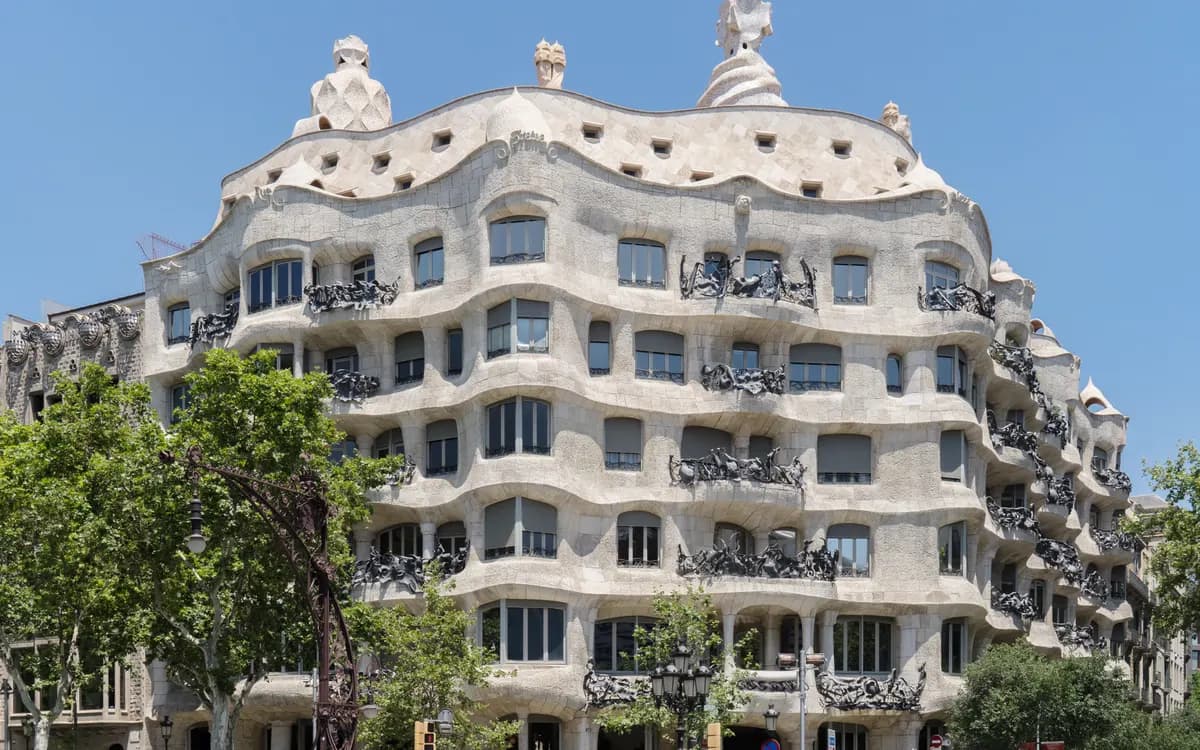 La façade de la Casa Milà (La Pedrera) de Gaudí à Barcelone